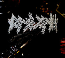 Load image into Gallery viewer, Leafy swarovski Crystal  Hairpiece
