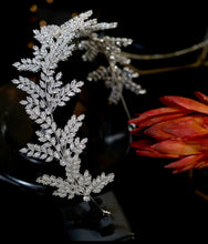 Load image into Gallery viewer, Leafy swarovski Crystal  Hairpiece
