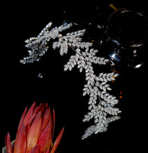 Load image into Gallery viewer, Leafy swarovski Crystal  Hairpiece
