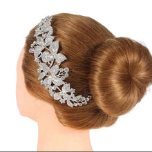 Load image into Gallery viewer,  Beautiful Flower Hair piece 
